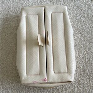 Vintage St Thomas Flip-Top Travel Valet Kit